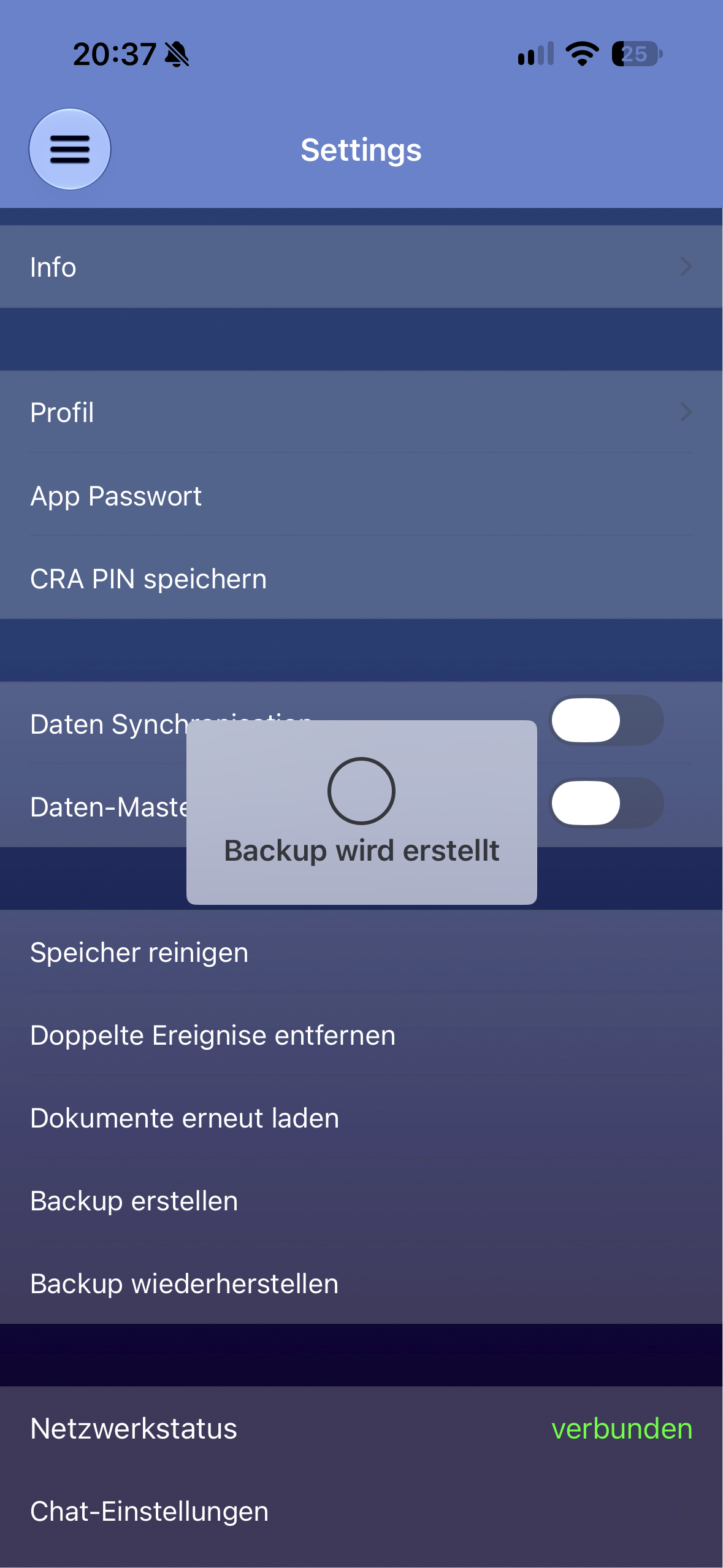 Hinweis "Backup wird erstellt" in den CREWlife Einstellungen